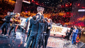 海外网友热议：ELK的霞被评为“2025MSI最令人惊叹的选手”。